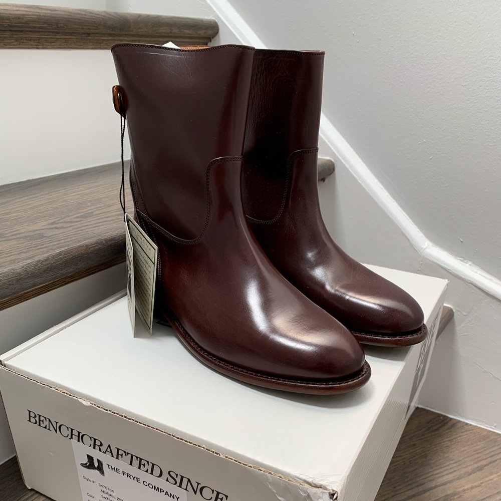 NWT Abigail Zip Short Boot.